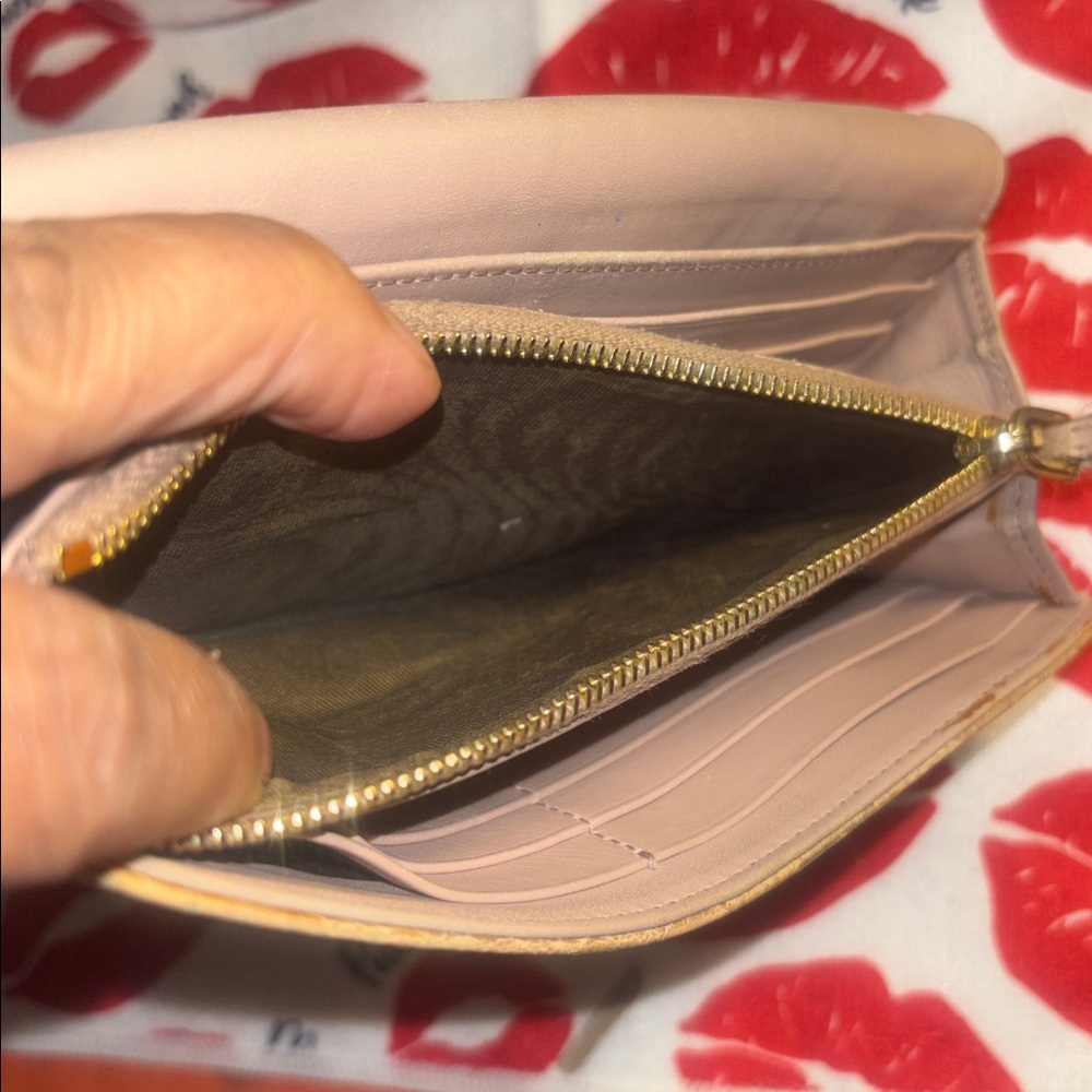 Miu Miu Beige Crocodile-Embossed Wallet - Picture 8 of 10